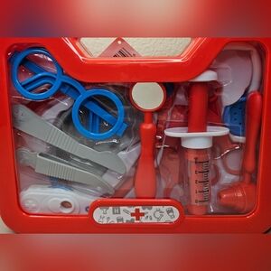 Doctor Playset 12 Pieces NWT